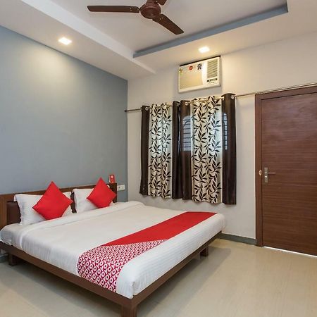 Oyo 17161 Hotel Mahalaxmi Ujjain Exterior foto